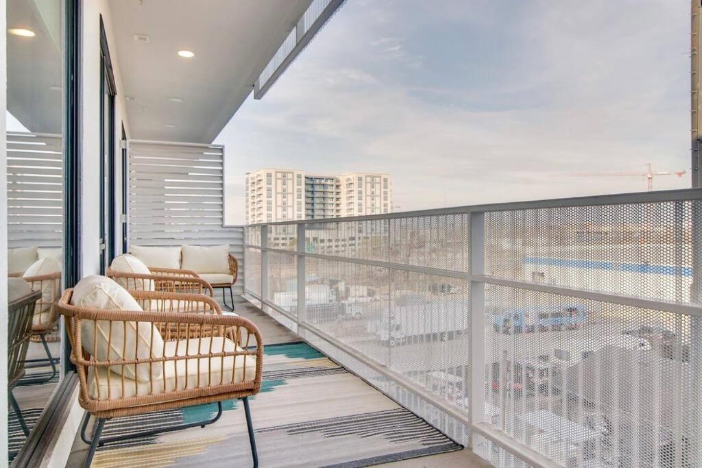 Stylish Downtown Condo W/ Pool & Parking Нашвілл Екстер'єр фото