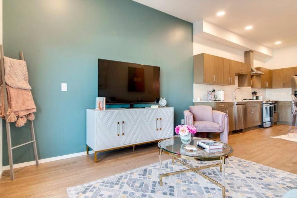 Stylish Downtown Condo W/ Pool & Parking Нашвілл Екстер'єр фото