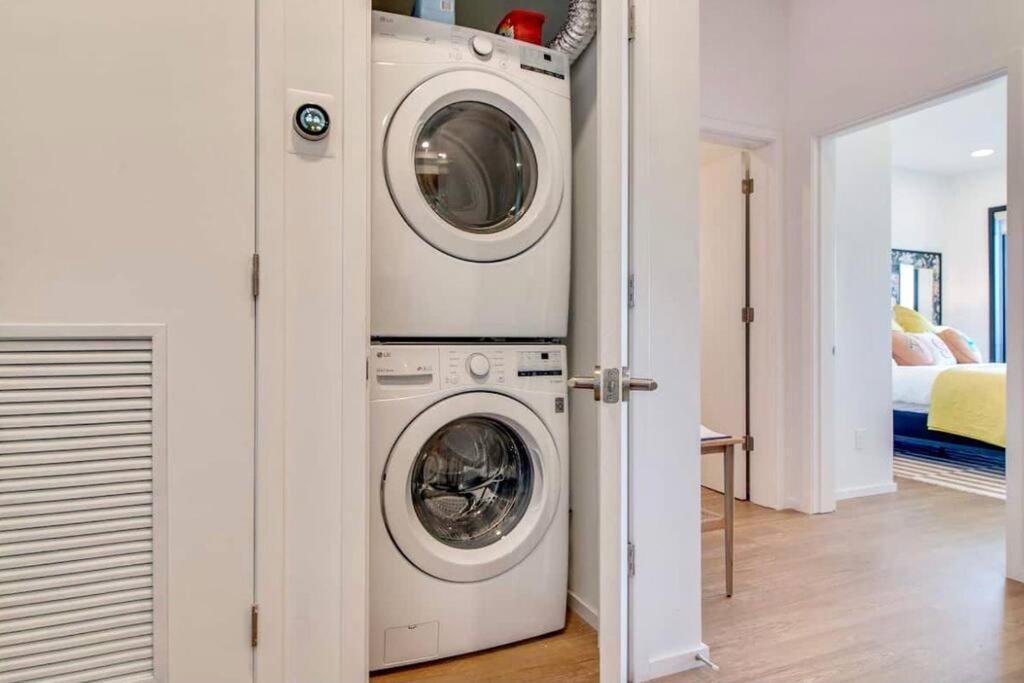 Stylish Downtown Condo W/ Pool & Parking Нашвілл Екстер'єр фото